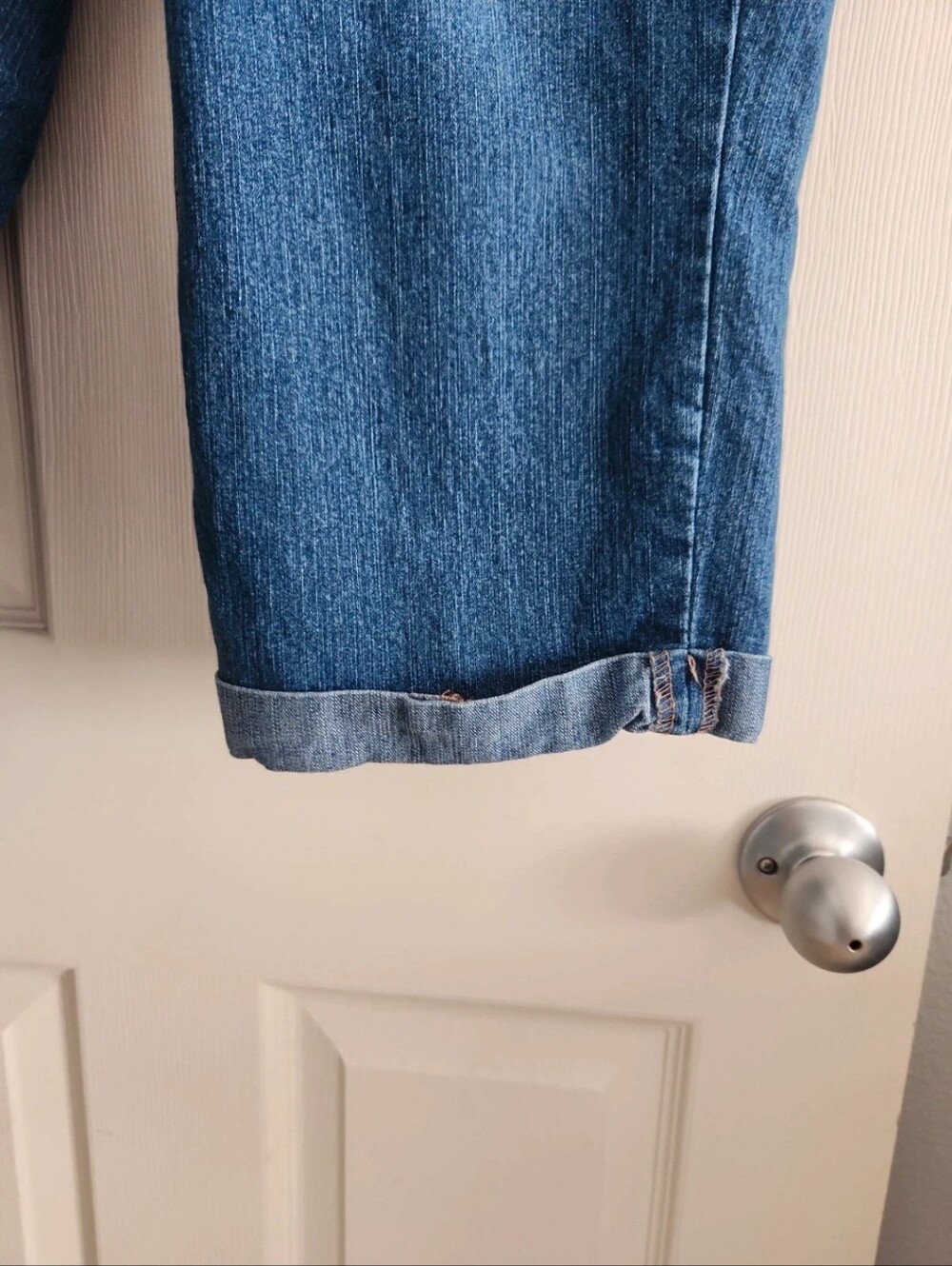 Denim Capri Jeans - Picture 3 of 4